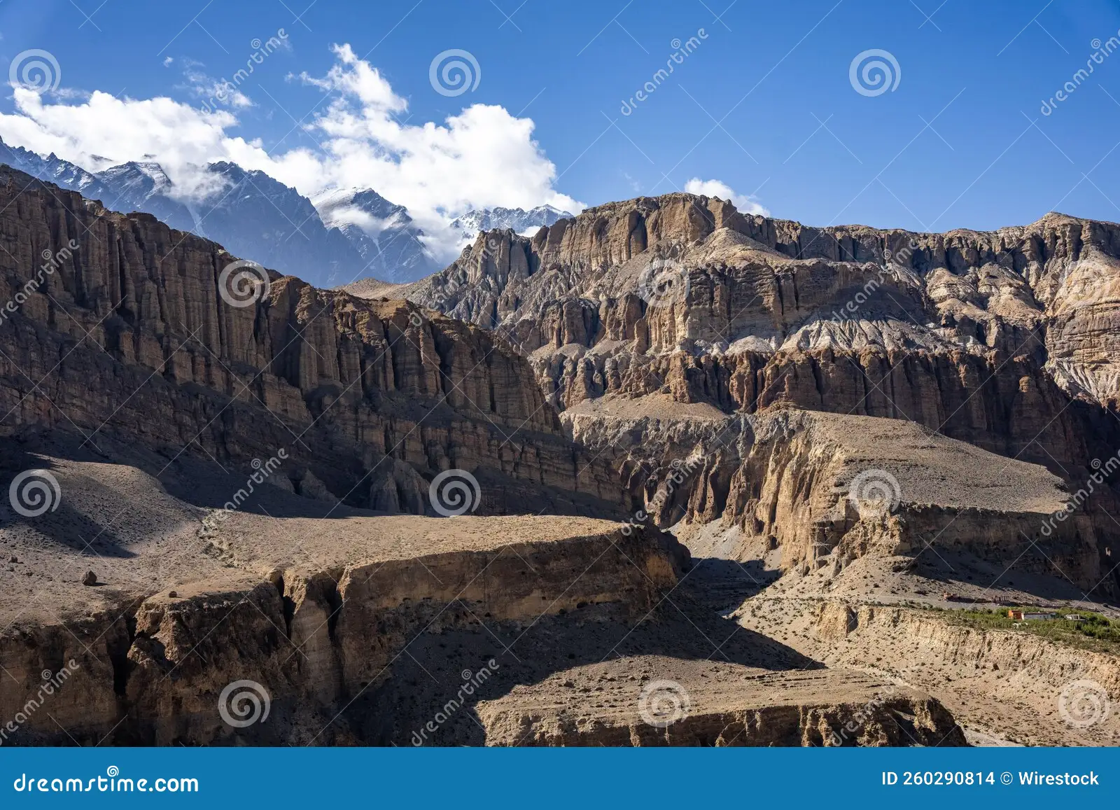 Mustang Teri La Pass Trek landscape view